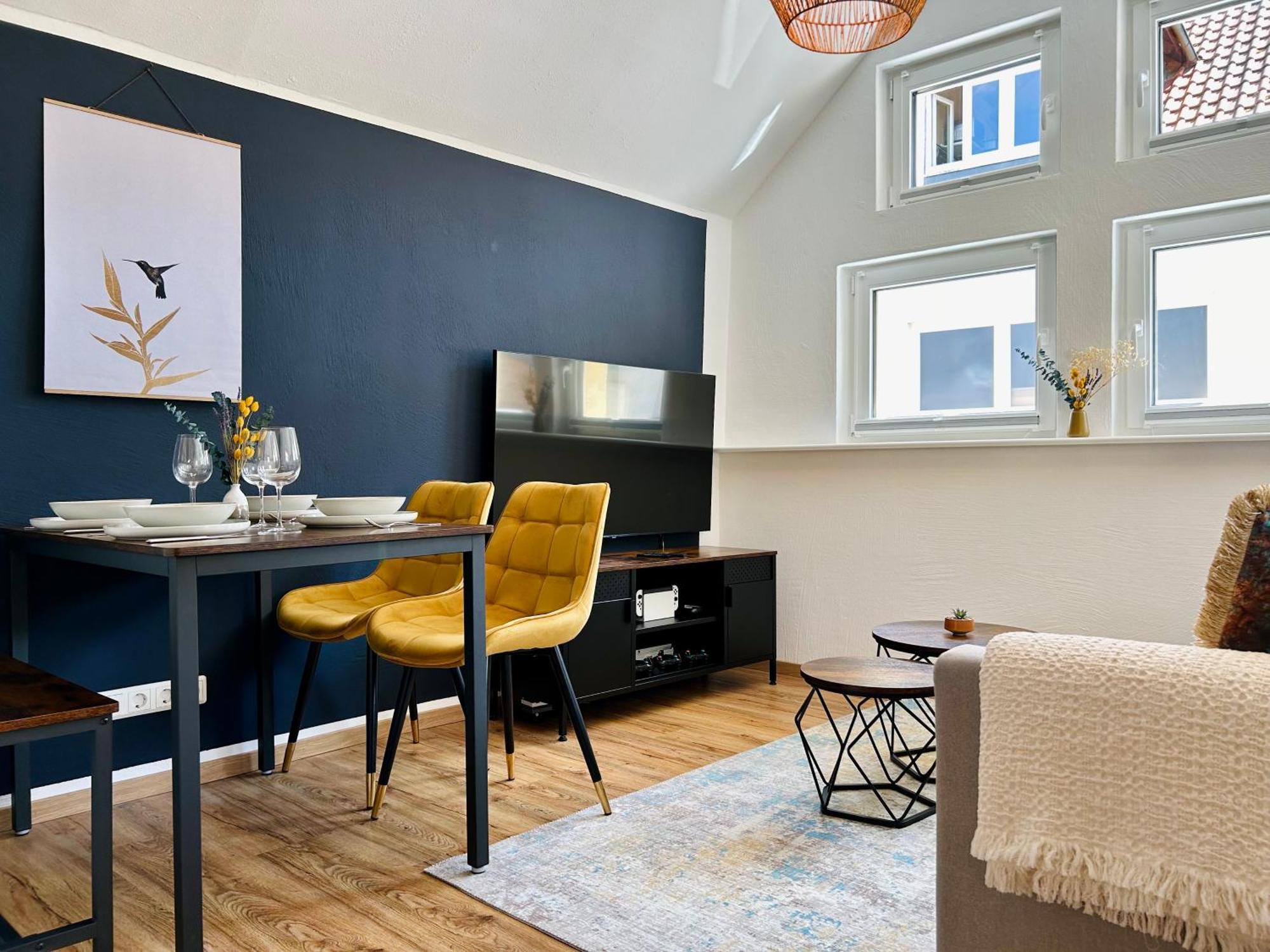 Kolibri - Design Maisonette - Nintendo Switch, Streaming, Bikestore, E-Wallbox Marburg Buitenkant foto
